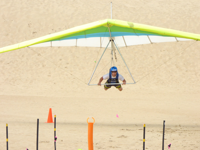 Coming in for a landing at the 2014 Kitty Hawk Kites Hang Gliding Spectacular.