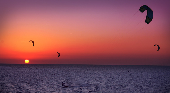 kiteboarding-sunset-hatteras-outer-banks